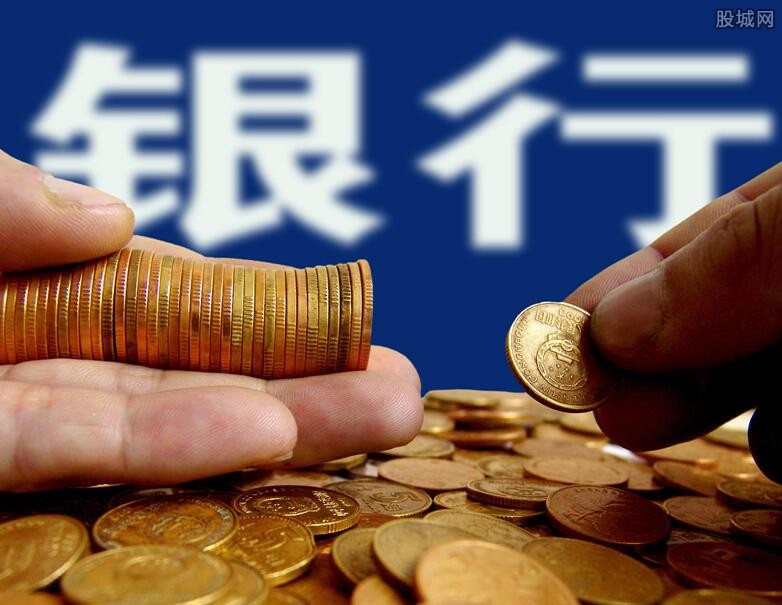 大额生意私借：如何通过私下借款推动商业发展。